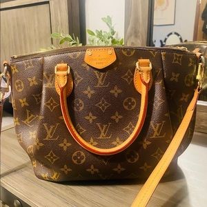 ❌❌ SOLD❌❌Luis Vuitton Turenne Monogram PM Satchel